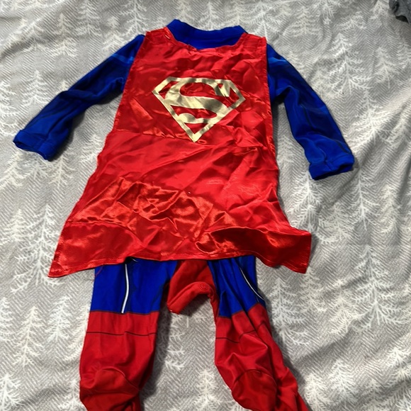 Superman costume 0-6 months - Picture 3 of 3